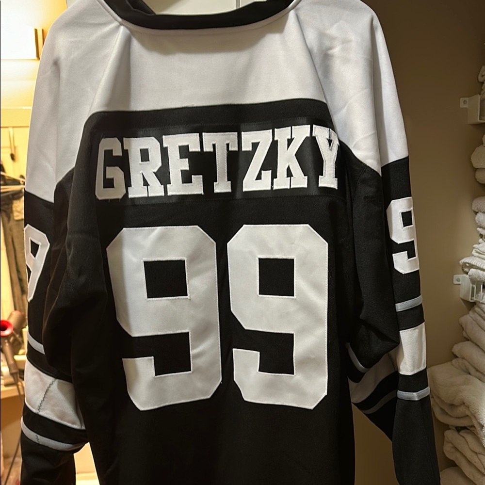 Gretzky Estates 99 Black and White Hockey Jersey Collectors Item